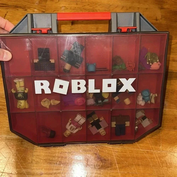 Final 68 PIECES Roblox case and accessories collectible collector’s item kid toy - Picture 3 of 5